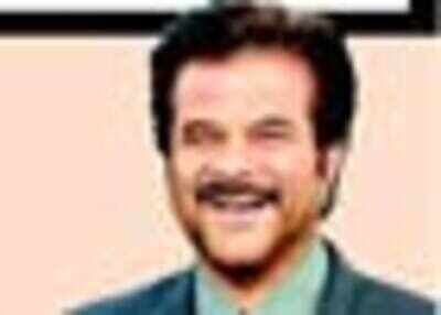 Anil flies in for Sonam's birthday