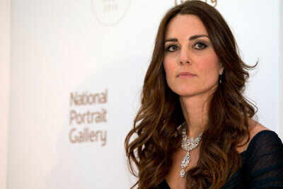 Pregnant Kate Middleton visits 'Downton Abbey' set