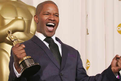 Jamie Foxx denies dating Katie Holmes