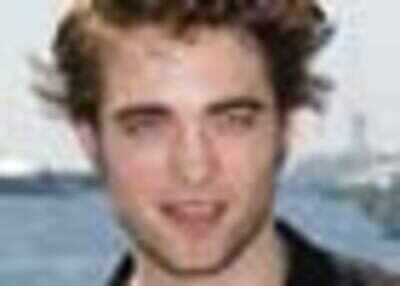 Pattinson desperate to be with Stewart?