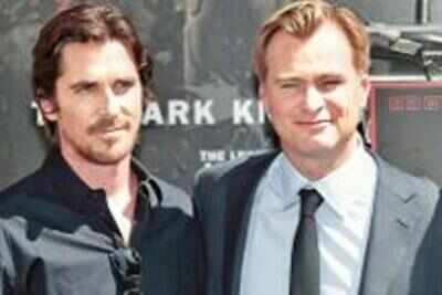 Christian Bale''s knee injury derails ''Deep Blue Goodbye''