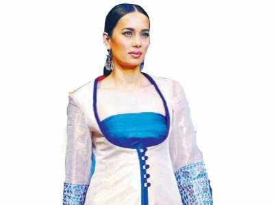 Khadi glam on Jaipur ramp