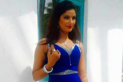 Poonam Dubey's new look in Janam