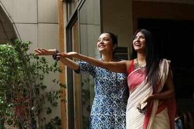 Sesh Anko stars promote movie