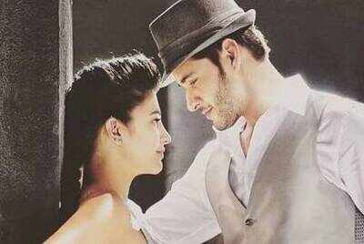 Shruti Haasan praises Mahesh Babu for Michael Jackson style dance