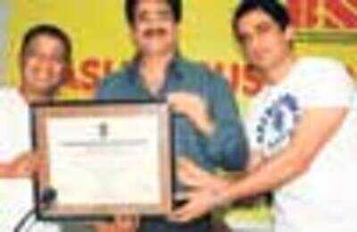 Sanjay Suri gives acting tips