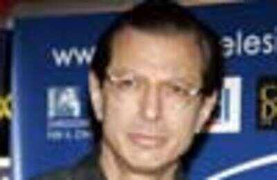 Goldblum dating woman 35 years his junior