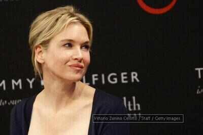 Renée Zellweger goes digital, ditches diary for notebook