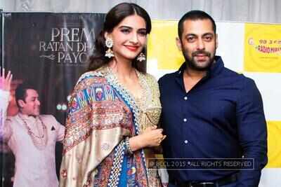 Sonam Kapoor and Salman Khan attend Radio Mirchi's Navratri celebrations in Mumbai