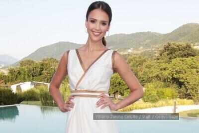 Jessica Alba:My daughters are funny and sweet