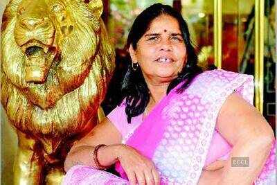 Gulabi Gang founder to make her Bollywood debut
