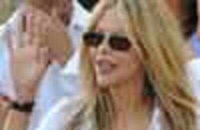 Meg Ryan dating Julian McMahon