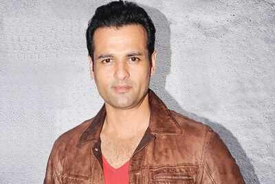 Rohit Roy quits social media, says is on a social media detox