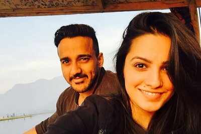 Anita Hassanandani's wiggle dance with husband Rohit Reddy