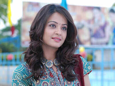 Surveen Chawla steps into Chitrangada Singh's shoes?