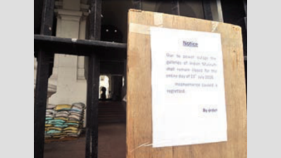 Powerless and without backup, Museum shut for second day