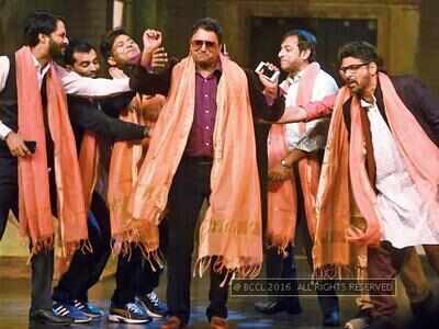 Delhi’s theatre audience attends sangeet ceremony