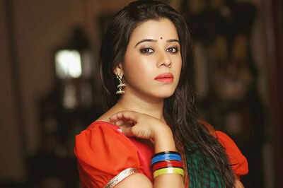 Anita Date turns Nagpuri baiko