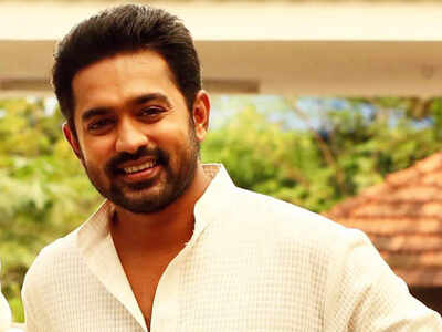 Asif Ali signs back-to-back projects with debutants