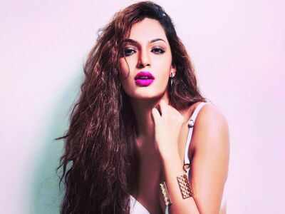 Ekta plays a college girl in BMW