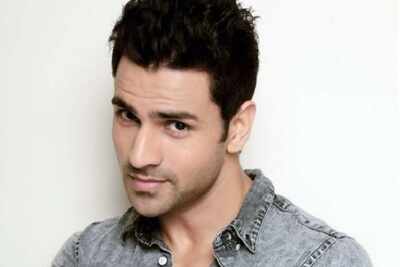Vivek Dahiya shoots for 'Kawach' in style