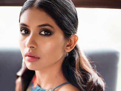 When Anjali Patil burnt Harshvardhan Kapoor's back