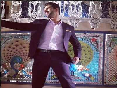 Vivek Dahiya, Mona Singh's dance on 'Gerua' is the funniest thing you will see today