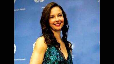 <arttitle><strong><b>Ashley Judd in Delhi at the end of Jan</b></strong><strong>uary</strong></arttitle>