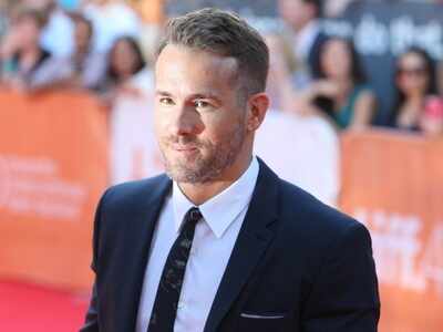 Ryan Reynolds says wife Blake Lively is a better kisser than Andrew Garfield