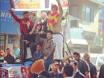 Dalljiet Kaur is supporting her cousin for this popular reality show