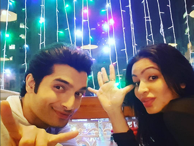 Ssharad Malhotra hosts "Govinda" themed birthday party for girlfriend Pooja Bisht