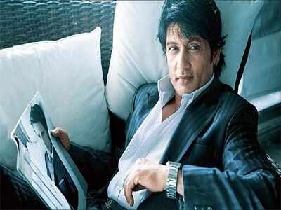 Movers and Shakers star Shekhar Suman hints at a cocained actress and her recent failure. Is it to do with Kangana Ranaut and Rangoon?