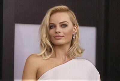 Margot Robbie to play Marian in a Robin Hood spin-off
