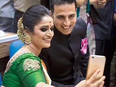 Selfies, giggles & glitterati at the National Awards