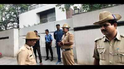 Parvathamma Rajkumar moved to ICU, doctors say she is stable