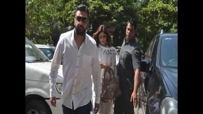 Court allow Shilpa Shetty, her husband to travel abroad