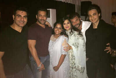Inside pics: Salman Khan, Katrina Kaif, Shilpa Shetty at Arpita Khan Sharma’s pre-Diwali bash
