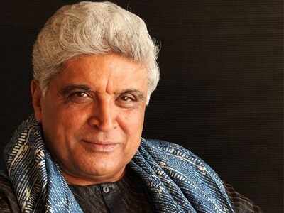 Javed Akhtar receives Hridaynath Mangeshkar Award