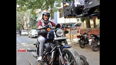 Madhuri Dixit shows off her Puneri swag