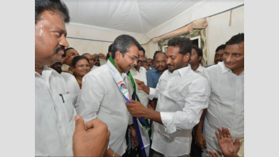 Andhra Pradesh: TDP's Krishna Prasad joins YSR Congress