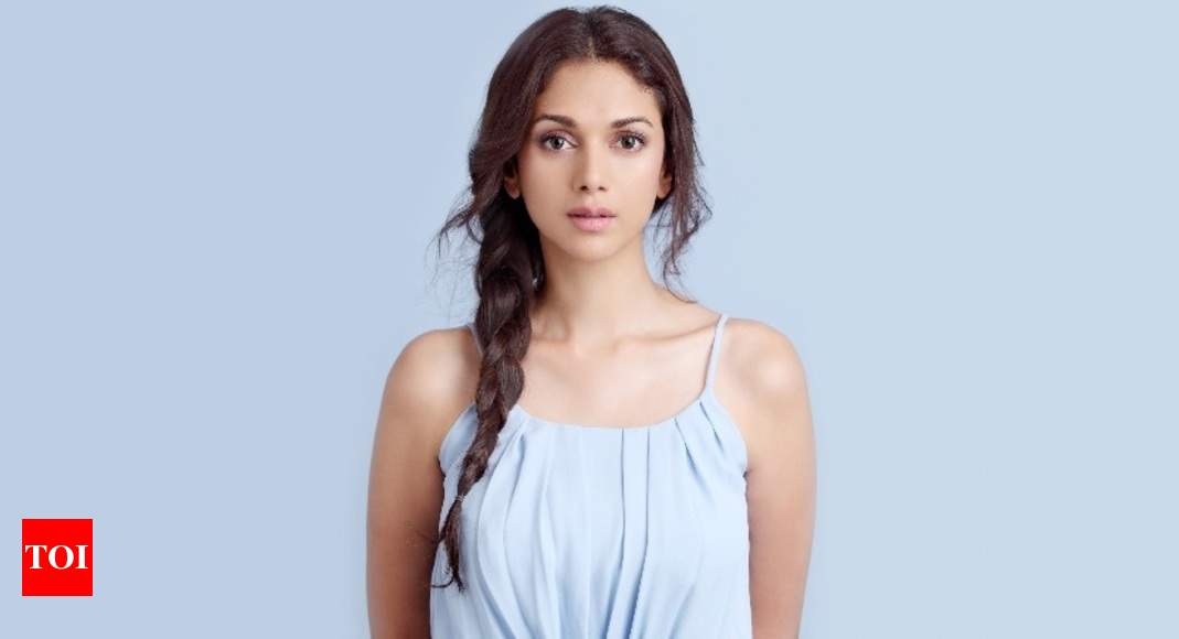 Aditi Rao Hydari Shares Her Selfie Moment With Varun Tej From The Sets