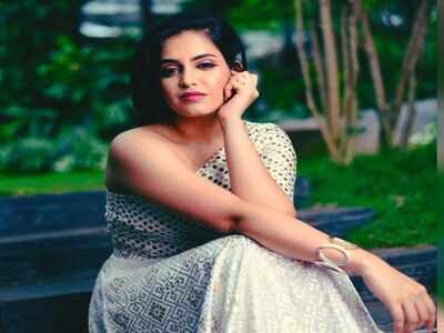Shruti Prakash wows fans with her singing