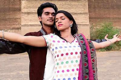 Ipitar's romantic number mesmerise music lovers