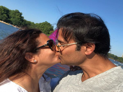 Rohit Roy and Manasi Joshi Roy locking lips is pure love