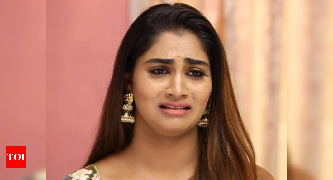 Pagal Nilavu Written Update July 19 2018 Sneha Is Forced To Get