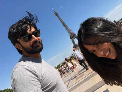 Pics: Riya Sen and hubby Shivam Tewari are holidaying in Paris