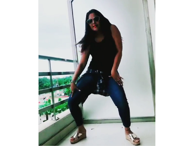 Video Bhojpuri Actress Anjana Singh Shows Her Dance Moves On The