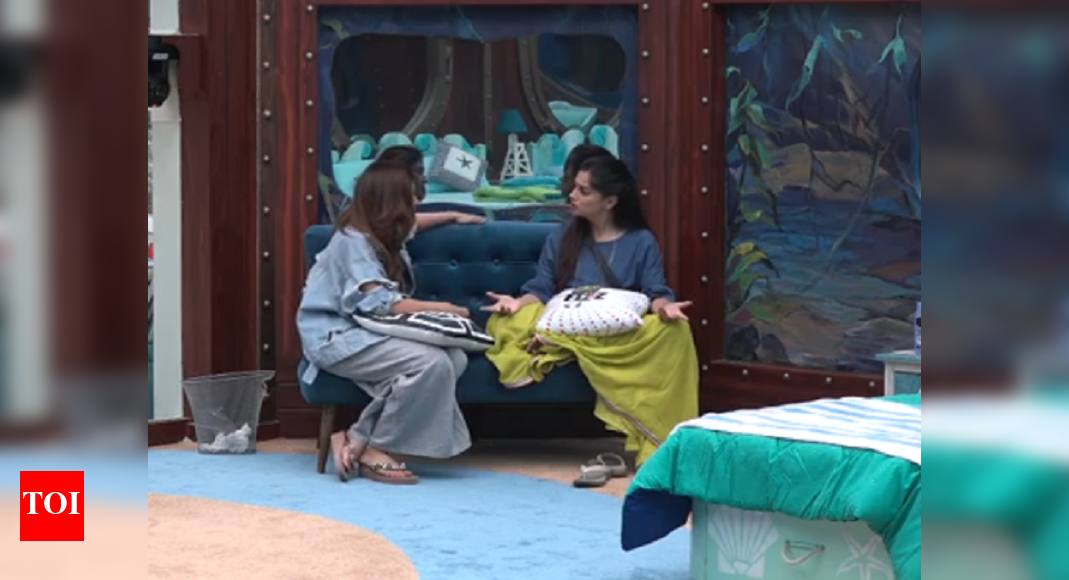 Bigg Boss 12 Dipika Kakar And Neha Pendse Gossip About Srishty Rode