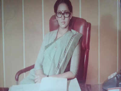30 years of 'Ashi Hi Banwa Banwi': Ashvini Bhave shares her throwback picture from the film