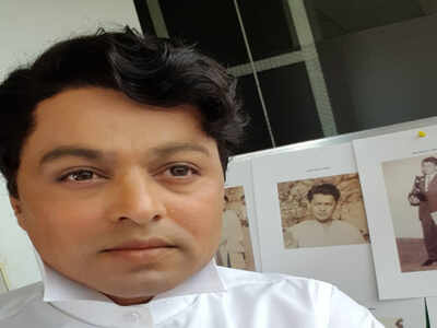 Pic: Subodh Bhave perfectly looks like Dr. Kashinath Ghanekar’s doppelganger